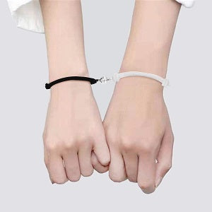 Magnetic couple bracelet
